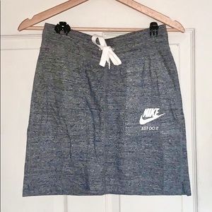 Nike Skirts - โ๏ธ๐ค๐ NIKE Grey Drawstring Mini Skirt โจ Nike Skirts - โ๏ธ๐ค๐ NIKE Grey Drawstring Mini Skirt โจ
